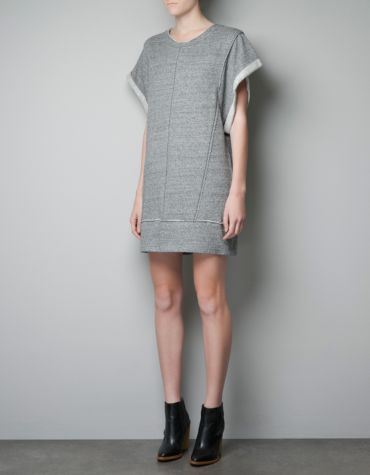 Zara szürke pulóver ruha fotója