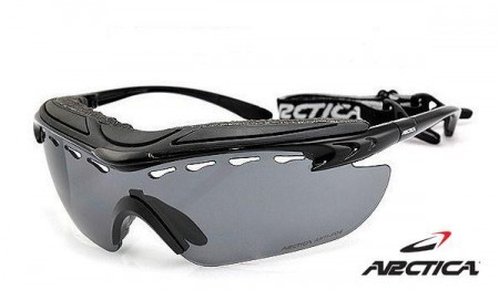 Arctica fekete napszemüveg divatos napszemüveg fotója