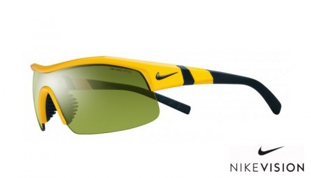 Nike sport napszemüveg fotója