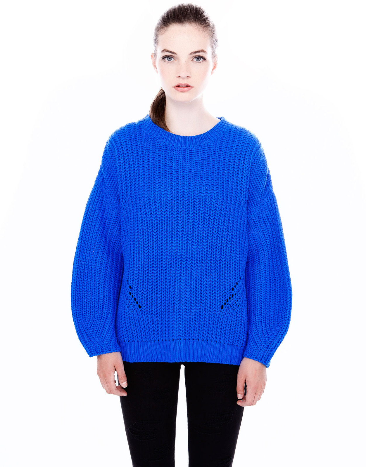 Pull and Bear kék kötött pulóver fotója