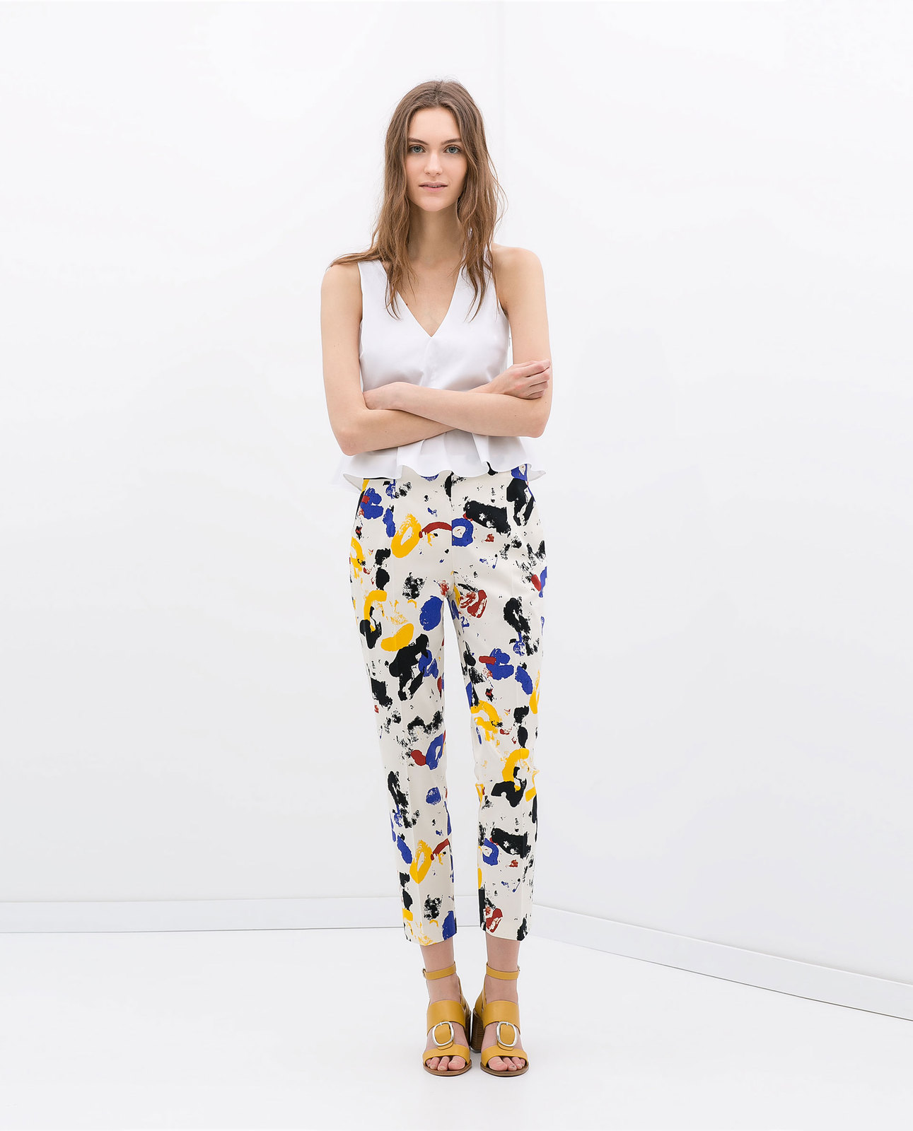 Zara festékmintás színes nadrág fotója