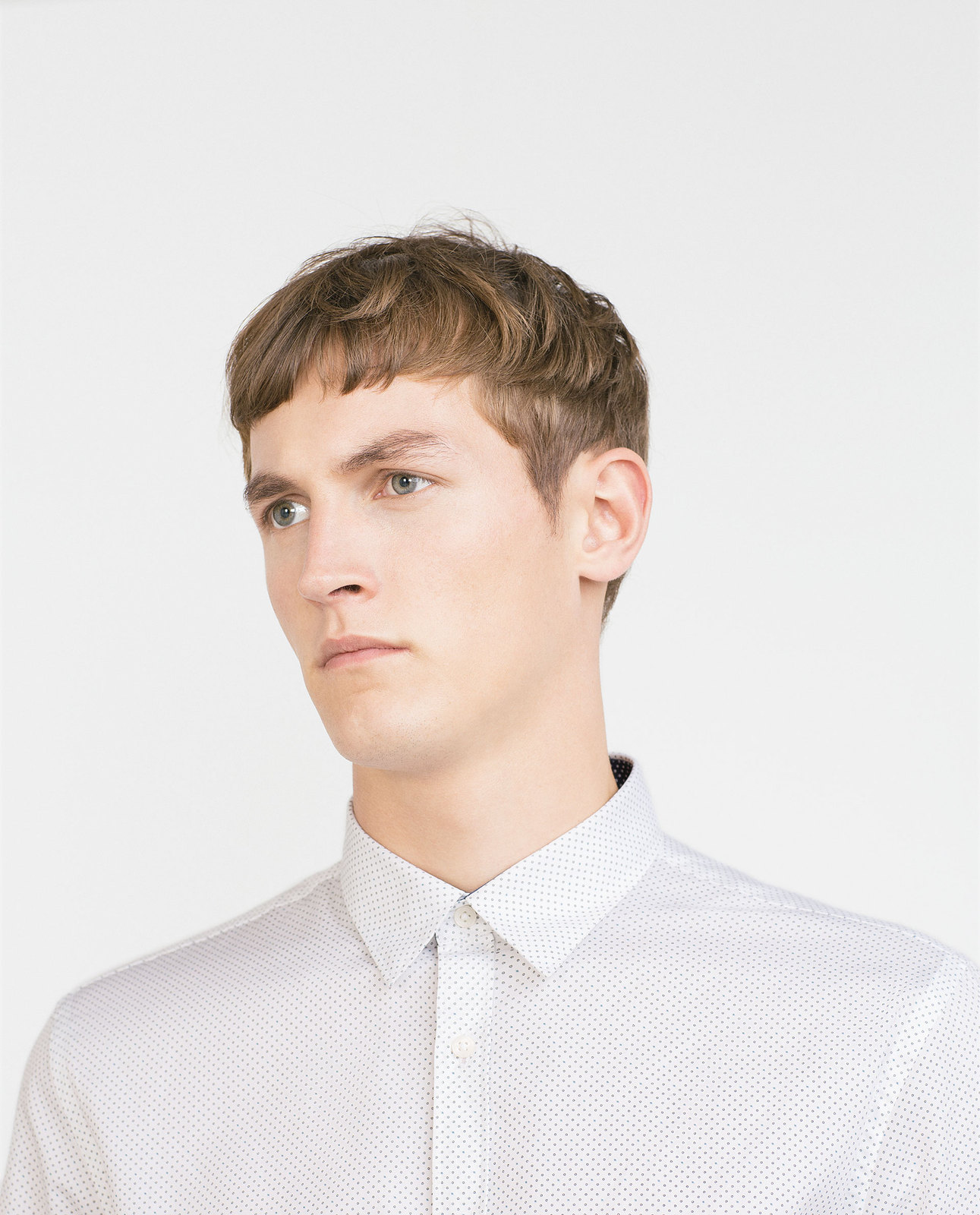 Zara apró pöttyös fehér férfi ing fotója