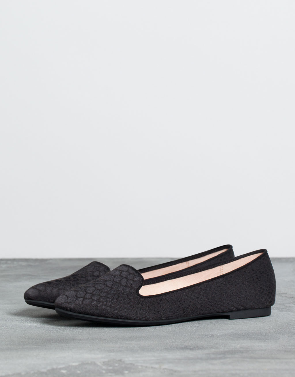 Bershka fekete női loafer cipő fotója