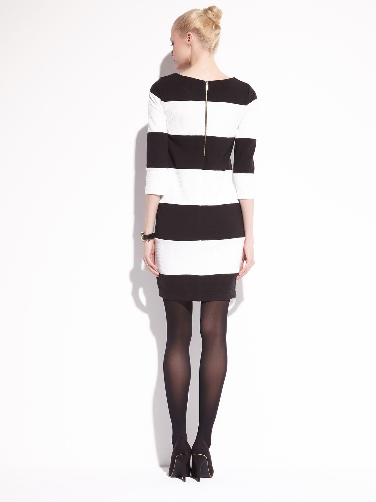 Reserved fekete 3/4-es ujjú csíkos ruha 2015 fotója