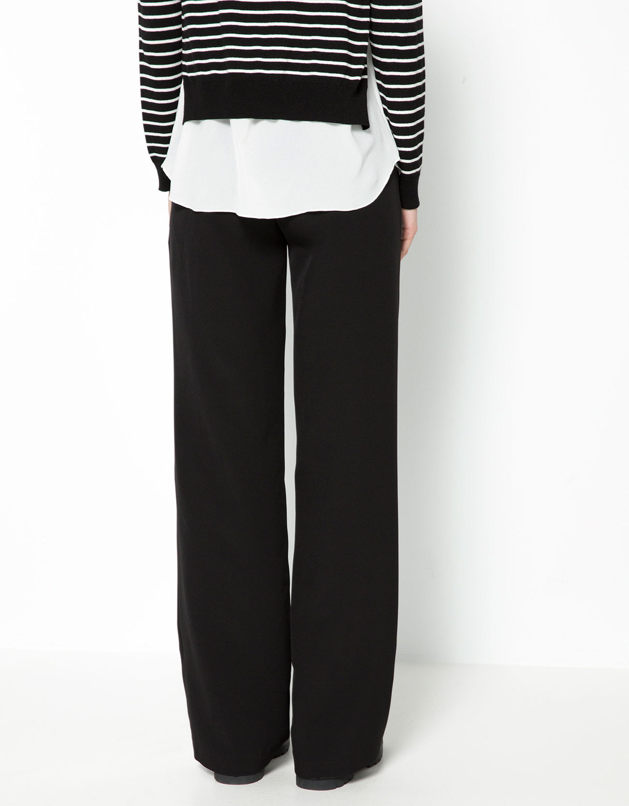 Bershka fekete bő fazonú elegáns nadrág 2015 fotója