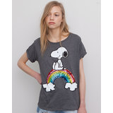 Pull and Bear flitteres szivárványos Snoopy póló