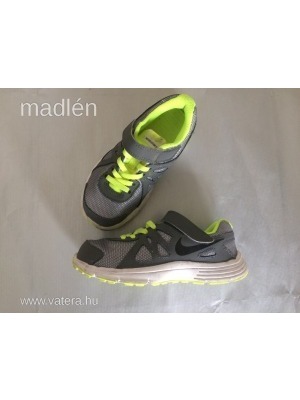 Nike Revolution 2 fiú sportcipő cipő 29,5 << lejárt 276490