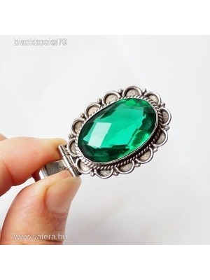Smaragdzöld kvarc medál dekoratív 925 ezüst foglalatban << lejárt 957581