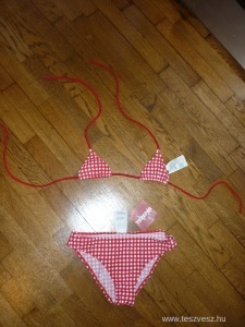 Piros kockás Tezenis 6-7 éves lánynak bikini << lejárt 4303132 47 fotója
