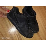 34-es fekete Nike cipő, fiunak << lejárt 765509