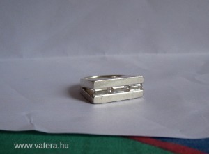 Mexx, modern ezüst gyűrű három csillogó cirkóniával << lejárt 7255779 15 fotója