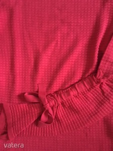 36-os, piros, Orsay, anyagában mintás, húzott ujjú új pulóver eladó! << lejárt 7132208 7 fotója