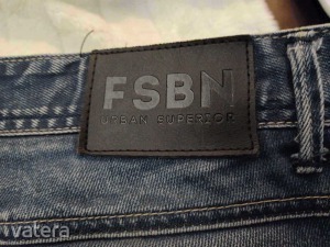 eredeti FSBN farmer nadrág bőr címke << lejárt 3731393 41 fotója