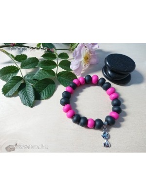 egyedi kézzel készült ékszerek kézműves ékszer fekete pink karkötő cica macska charmmal << lejárt 594149