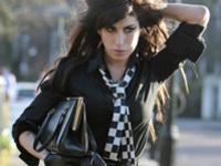 Viseld Amy Winehouse ruháit!